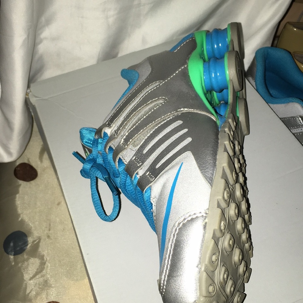Nike - Picture 3 of 5